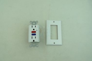 LED 표시등이 있는 125V 변조 방지 상용 듀플렉스 GFCI 용기