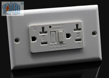15A 125V AC GFCI 수신기 듀플렉스 변조 저항성 사용후 모니터링 기능